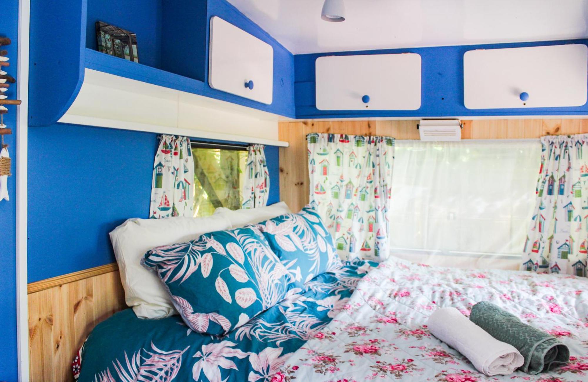 Retro Caravans At Valentia Island Escape Hotel Chapeltown ภายนอก รูปภาพ