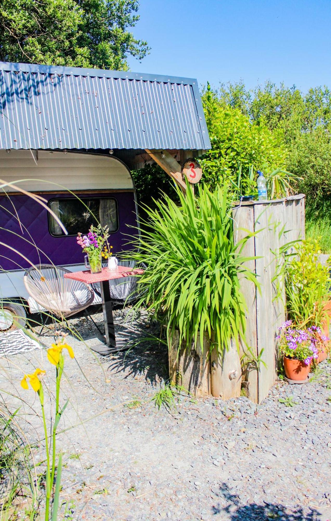 Retro Caravans At Valentia Island Escape Hotel Chapeltown ภายนอก รูปภาพ