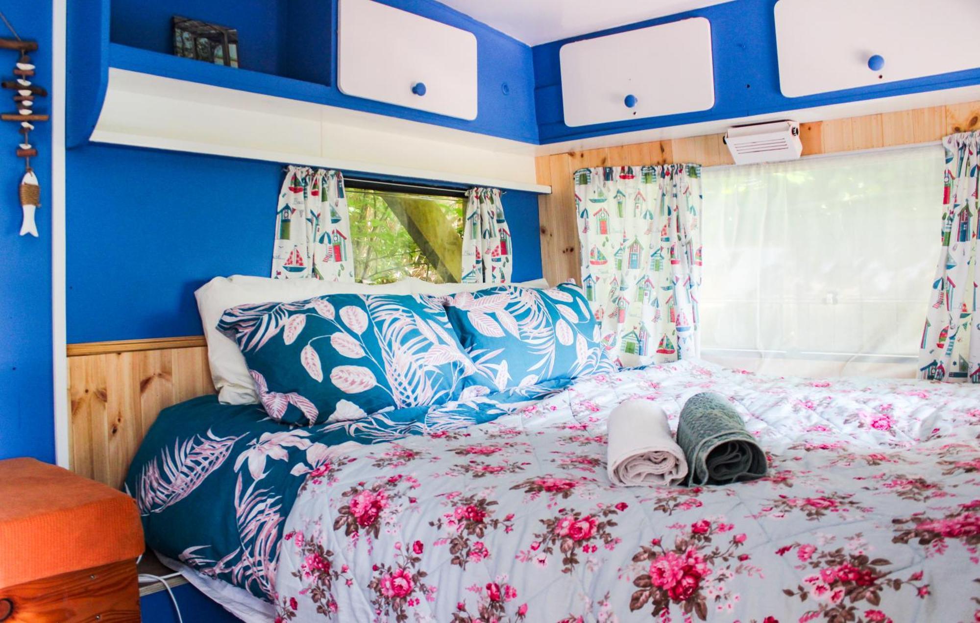Retro Caravans At Valentia Island Escape Hotel Chapeltown ภายนอก รูปภาพ