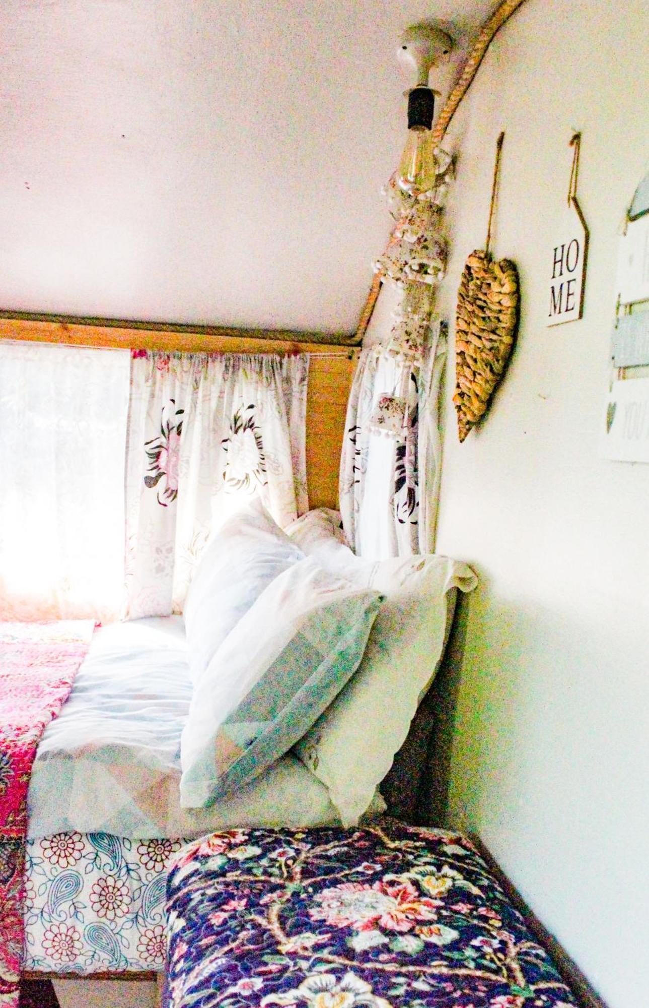 Retro Caravans At Valentia Island Escape Hotel Chapeltown ภายนอก รูปภาพ
