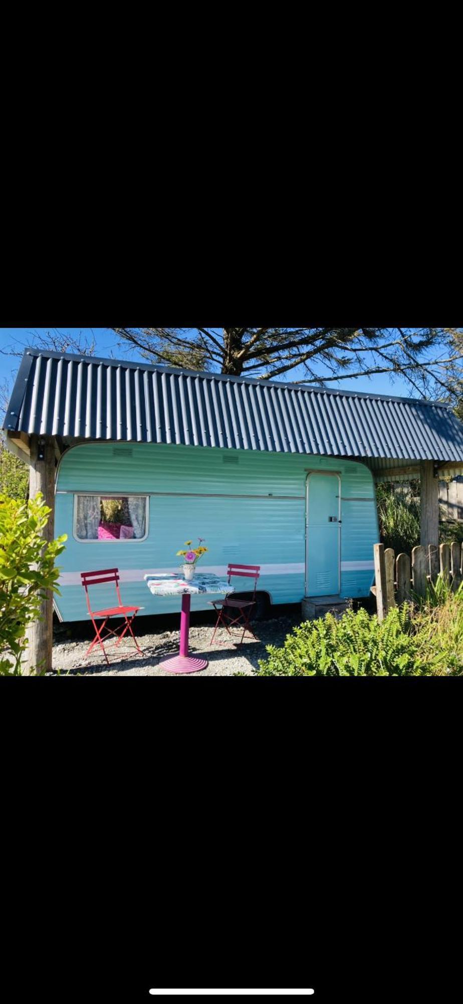 Retro Caravans At Valentia Island Escape Hotel Chapeltown ภายนอก รูปภาพ